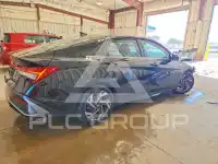 2025 Hyundai Elantra photo