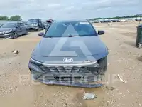 2025 Hyundai Elantra photo
