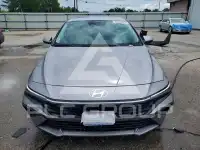 2025 Hyundai Elantra photo
