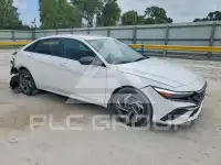 2025 Hyundai Elantra photo