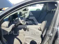 2025 Hyundai Elantra photo