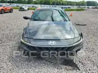 2025 Hyundai Elantra photo