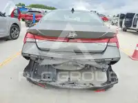 2025 Hyundai Elantra фото
