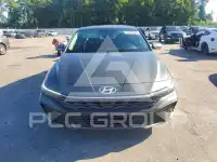 2025 Hyundai Elantra photo