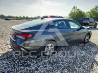 2025 Hyundai Elantra photo