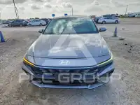 2025 Hyundai Elantra photo
