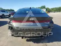2025 Hyundai Elantra photo