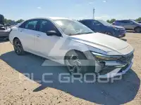 2025 Hyundai Elantra photo