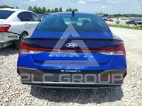 2025 Hyundai Elantra photo