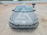 2025 Hyundai Elantra photo