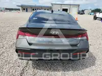 2025 Hyundai Elantra photo
