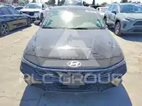 2025 Hyundai Elantra photo