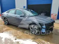 2025 Hyundai Elantra photo