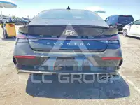 2025 Hyundai Elantra фото