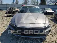 2025 Hyundai Elantra photo
