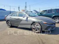 2025 Hyundai Elantra photo