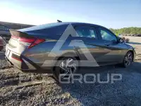 2025 Hyundai Elantra photo