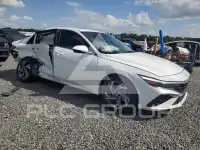 2025 Hyundai Elantra фото