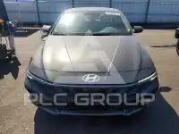 2025 Hyundai Elantra photo