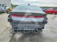 2025 Hyundai Elantra photo