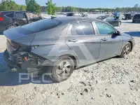 2025 Hyundai Elantra photo