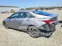 2025 Hyundai Elantra photo