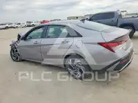 2025 Hyundai Elantra photo