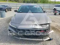2025 Hyundai Elantra photo