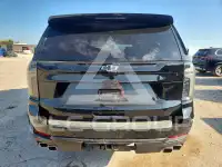 2026 Chevrolet Suburan photo