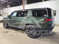 2026 Rivian R1S фото