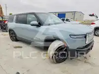 2026 Rivian R1S photo