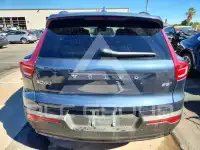 2026 Volvo XC40 фото