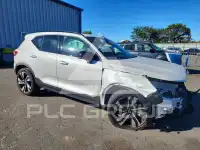 2026 Volvo XC40 фото
