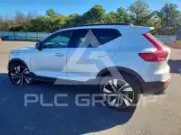 2026 Volvo XC40 фото