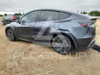 2026 Tesla Model Y фото