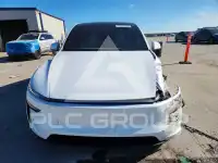 2026 Tesla Model Y photo