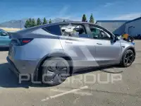 2026 Tesla Model Y фото