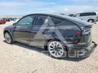 2026 Tesla Model Y фото