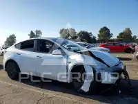 2026 Tesla Model Y фото