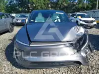 2026 Tesla Model Y фото