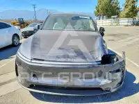 2026 Tesla Model Y фото