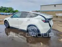 2026 Tesla Model Y фото