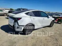 2026 Tesla Model Y фото