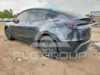 2026 Tesla Model Y фото