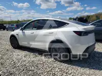 2026 Tesla Model Y фото