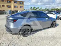 2026 Tesla Model Y фото