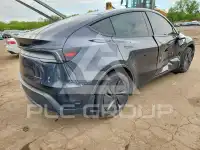 2026 Tesla Model Y фото