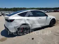 2026 Tesla Model Y фото