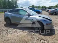 2026 Tesla Model Y фото