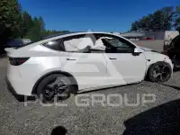 2026 Tesla Model Y фото